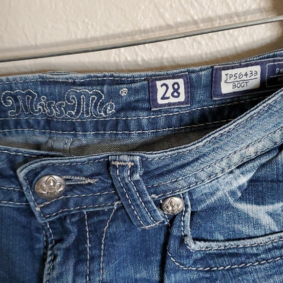 Miss Me embellished bootcut jeans - Picture 4 of 7